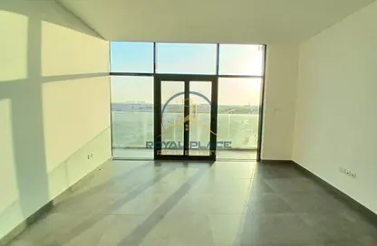 Apartment - 1 Bedroom - 2 Bathrooms for rent in The Edge - Dubai Investment Park (DIP) - Dubai