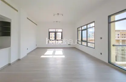 Apartment - 3 Bedrooms - 3 Bathrooms for rent in Al Ghaf 4 - Al Ghaf - Greens - Dubai