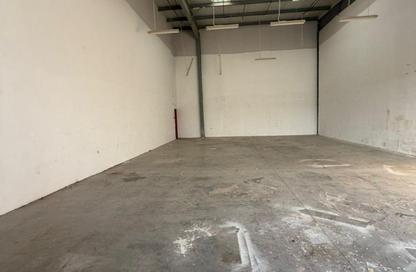 Warehouse - Studio - 1 Bathroom for rent in Umm Al Thuoob - Umm Al Quwain