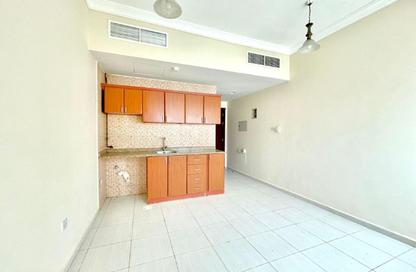 Apartment - Studio - 1 Bathroom for rent in Muwailih Building - Muwaileh - Sharjah