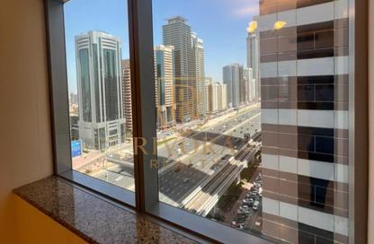 Apartment - 3 Bedrooms - 2 Bathrooms for rent in 21st Century Tower - Sheikh Zayed Road - Dubai