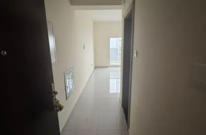 شقة - غرفة نوم - 2 حمامات للايجار في 2  الروضة - الروضة - عجمان