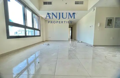 شقة - غرفة نوم - 2 حمامات للايجار في الجداف - دبي