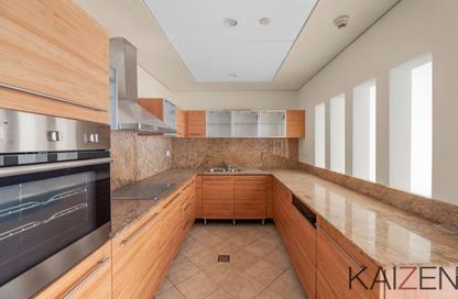 Apartment - 2 Bedrooms - 2 Bathrooms for rent in Emaar Tower B - Emaar Towers - Deira - Dubai