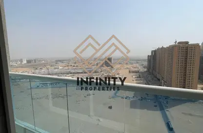 شقة - 2 غرف نوم - 2 حمامات للبيع في جلف تاور - مدينة الإمارات - عجمان