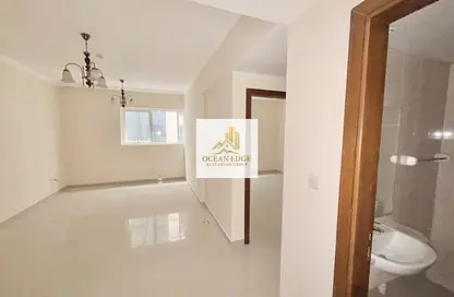 شقة - غرفة نوم - 2 حمامات للايجار في الثاني مويلح - تجارية مويلح - الشارقة