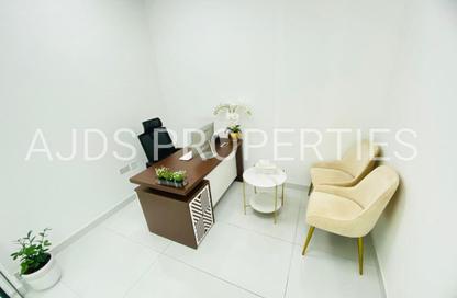 Office Space - Studio - 1 Bathroom for rent in Red Avenue - Al Garhoud - Dubai