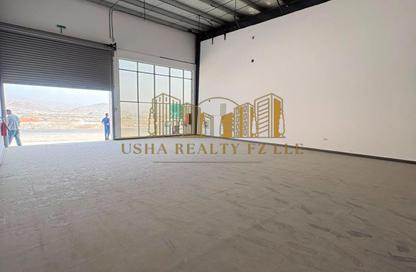 Show Room - Studio - 1 Bathroom for rent in Al Hayl - Fujairah