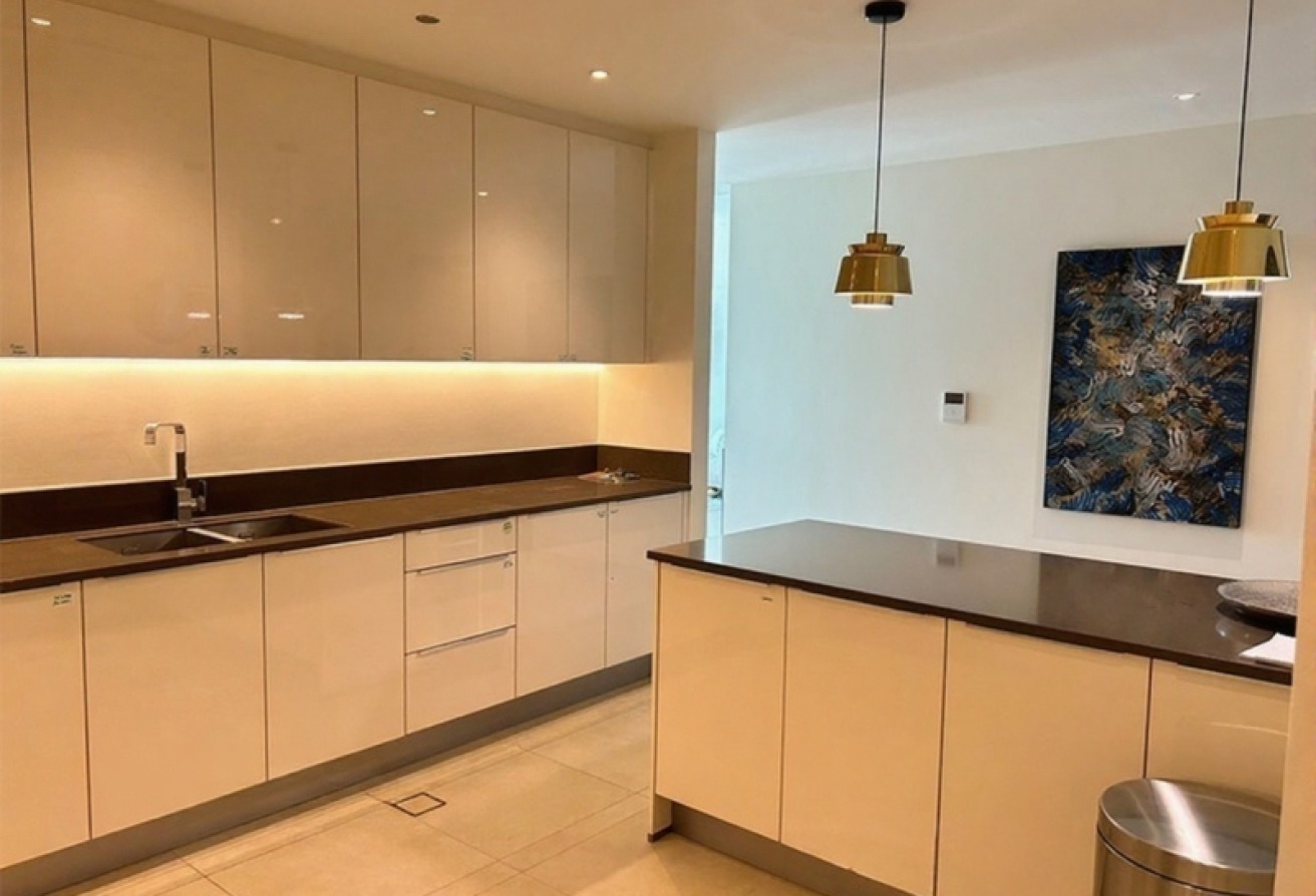 Topside |Waterfront | Vacant| Well Maintained Unit — image 9