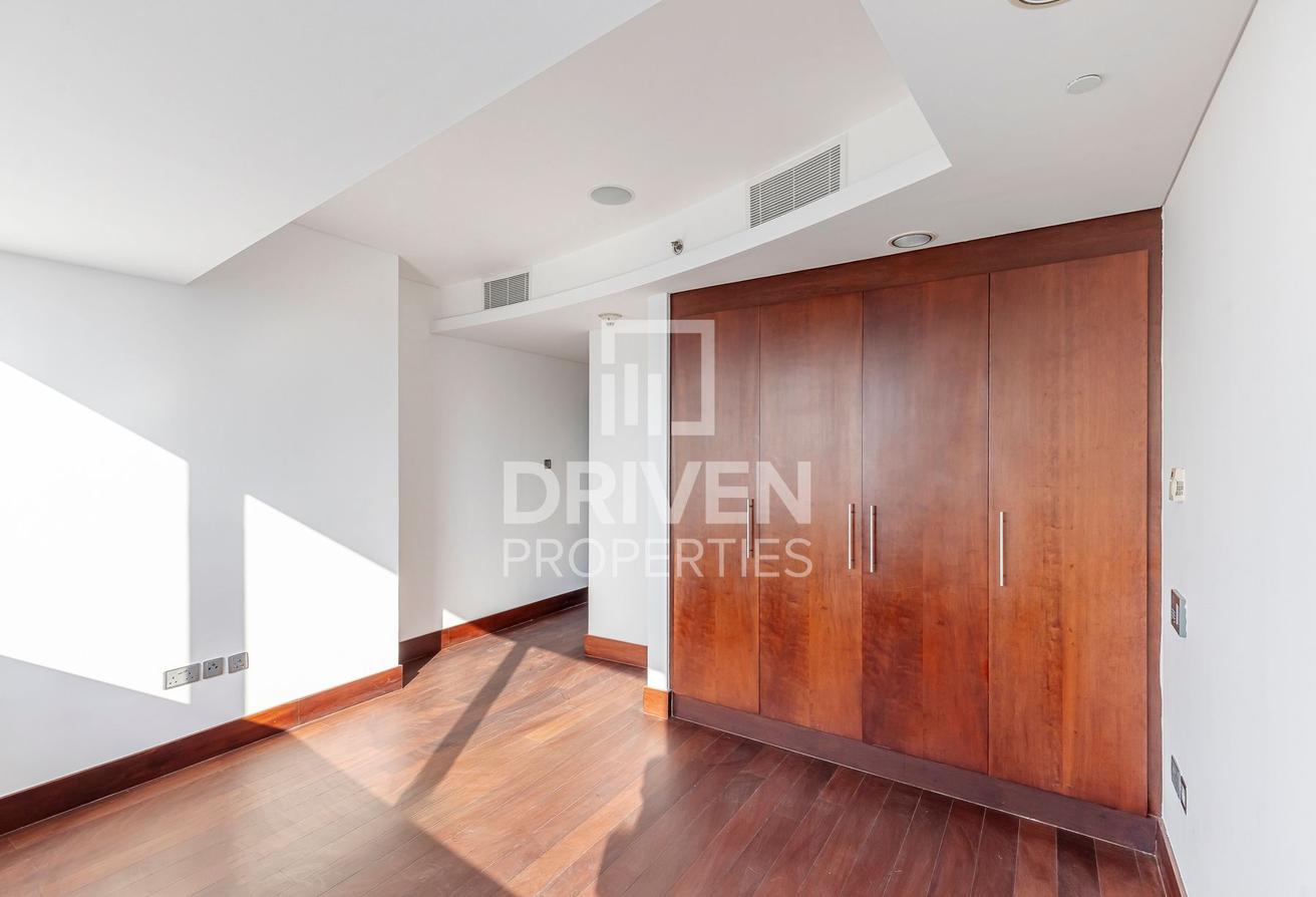 Modern and Stylish Interior Design | Vacant photo 6