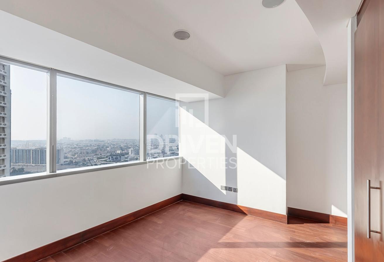 Modern and Stylish Interior Design | Vacant photo 4
