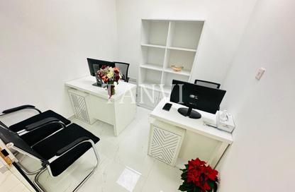 Office Space - Studio - 1 Bathroom for rent in Reem Residency - Al Karama - Dubai