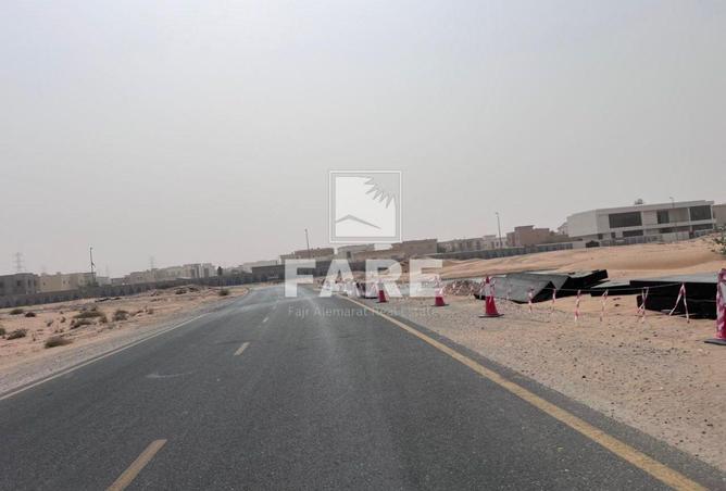 أرض سكنية للبيع بمساحة 3160 قدم مربع في الإمارات