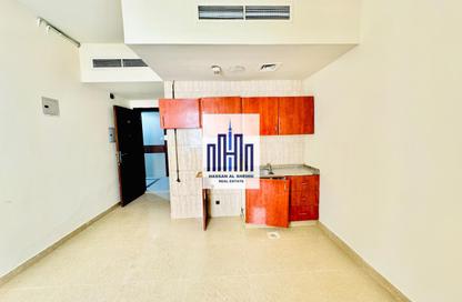 Apartment - Studio - 1 Bathroom for rent in Muwailih Building - Muwaileh - Sharjah