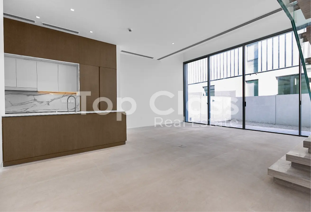 102010724 - Property Main Image