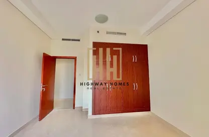 شقة - 3 غرف نوم - 4 حمامات للايجار في الواحة ريزيدنس - الخان - الشارقة