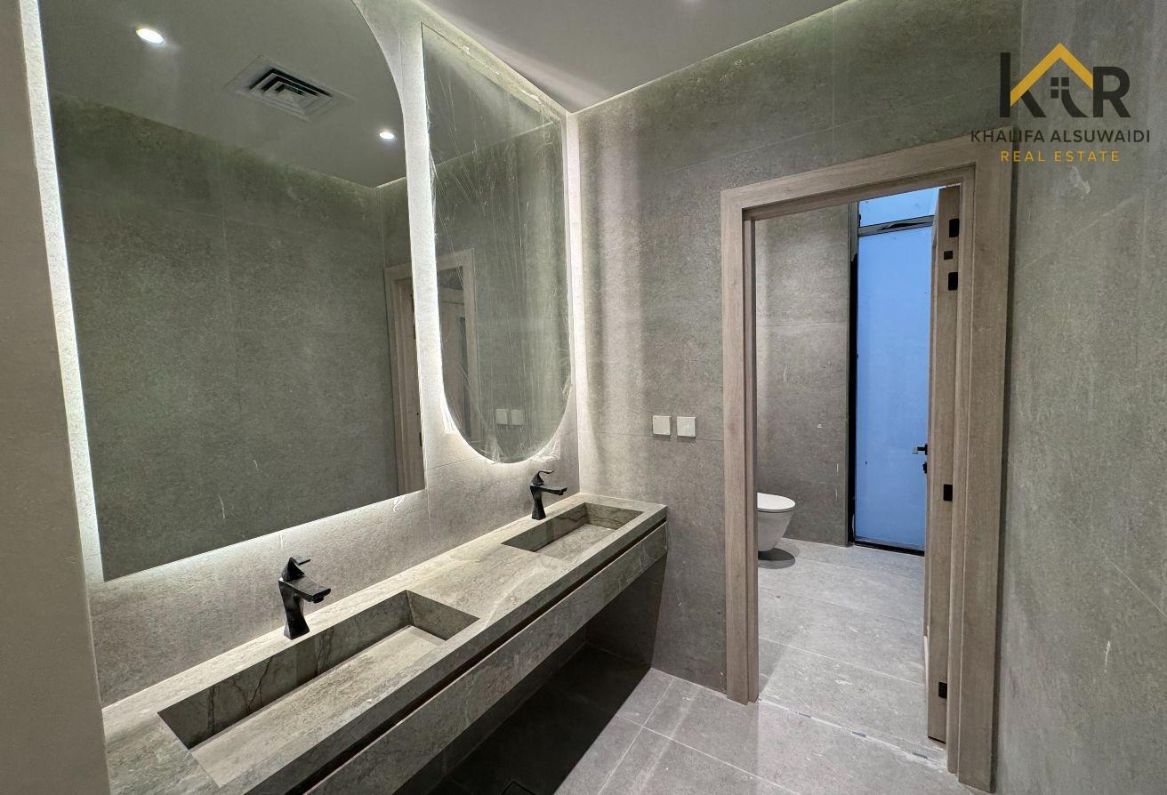 Ultra Luxury | Elevator | Swimming Pool photo 12