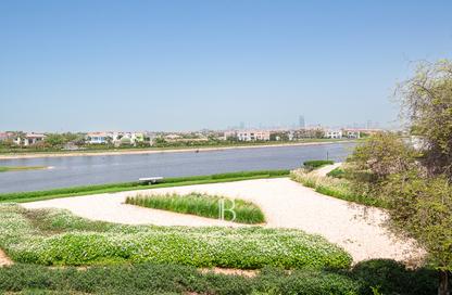 Villa - 4 - 5 for sale in Cluster 35 - European Clusters - Jumeirah Islands - Dubai