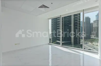 Office Space - Studio - 1 Bathroom for rent in The Binary Tower - Business Bay - Dubai