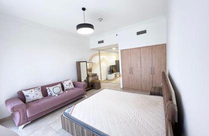 Apartment - Studio - 1 for rent in European - Canal Residence - Dubai Sports City - Dubai