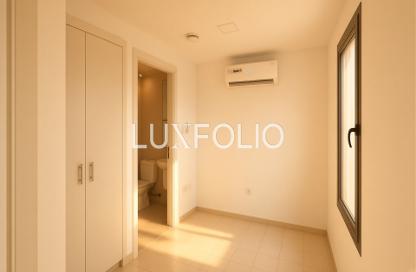 Townhouse - 4 - 5 for rent in Noor Townhouses - Town Square - Dubai