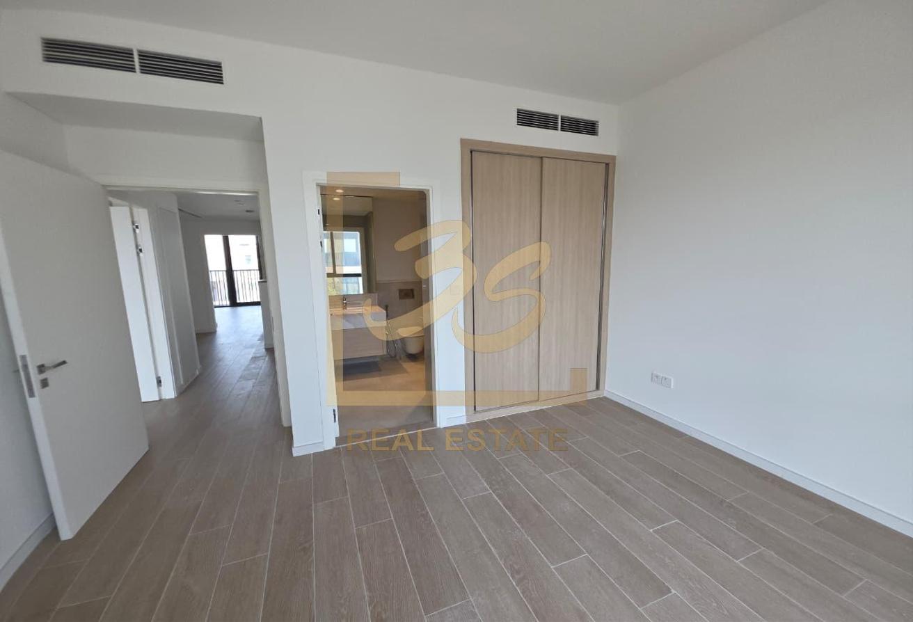 COMMUNITY VIEW | VACANT | MULTIPLE OPTIONS photo 4