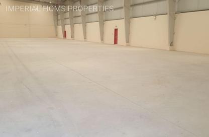 Factory - Studio - 2 Bathrooms for rent in Umm Al Thuoob - Umm Al Quwain