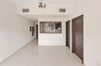Apartment - 1 Bedroom - 1 Bathroom for sale in Mazaya 28 - Queue Point - Liwan - Dubai Apartment - 1 Bedroom - 1 Bathroom for sale in Mazaya 28 - Queue Point - Liwan - Dubai