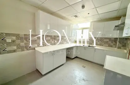 Apartment - 2 Bedrooms - 3 Bathrooms for rent in Leerbach Palace Tower - Arjan - Dubai