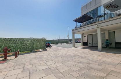Shop - Studio - 1 for rent in Jumeirah Lake Towers - Dubai