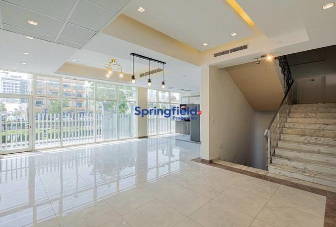 High ROI | Strategically location | Vacant
