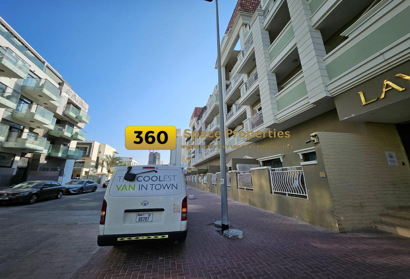 Lavish 1BR + Study | Spacious | Fully Furnished photo 16