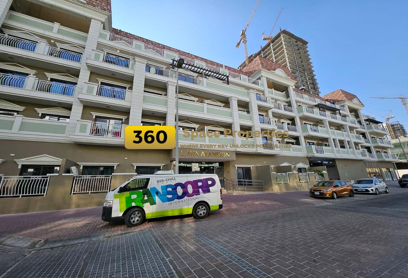Lavish 1BR + Study | Spacious | Fully Furnished photo 23