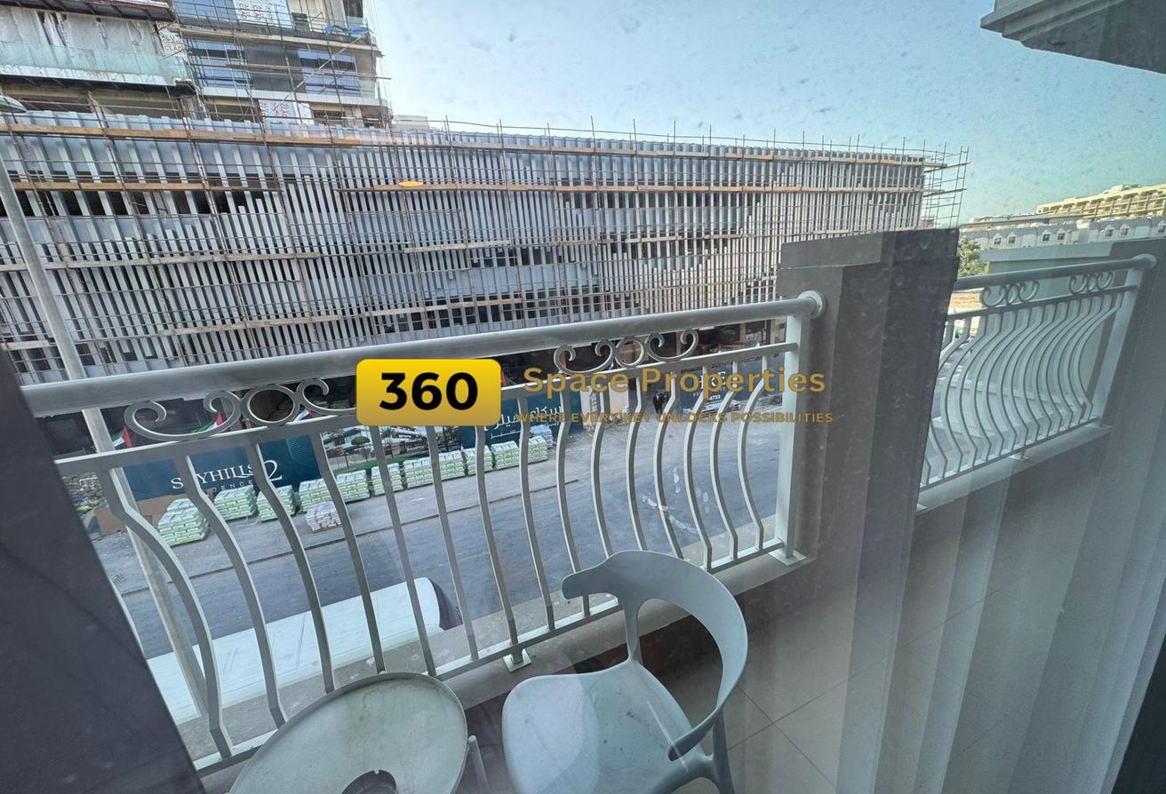 Lavish 1BR + Study | Spacious | Fully Furnished photo 7
