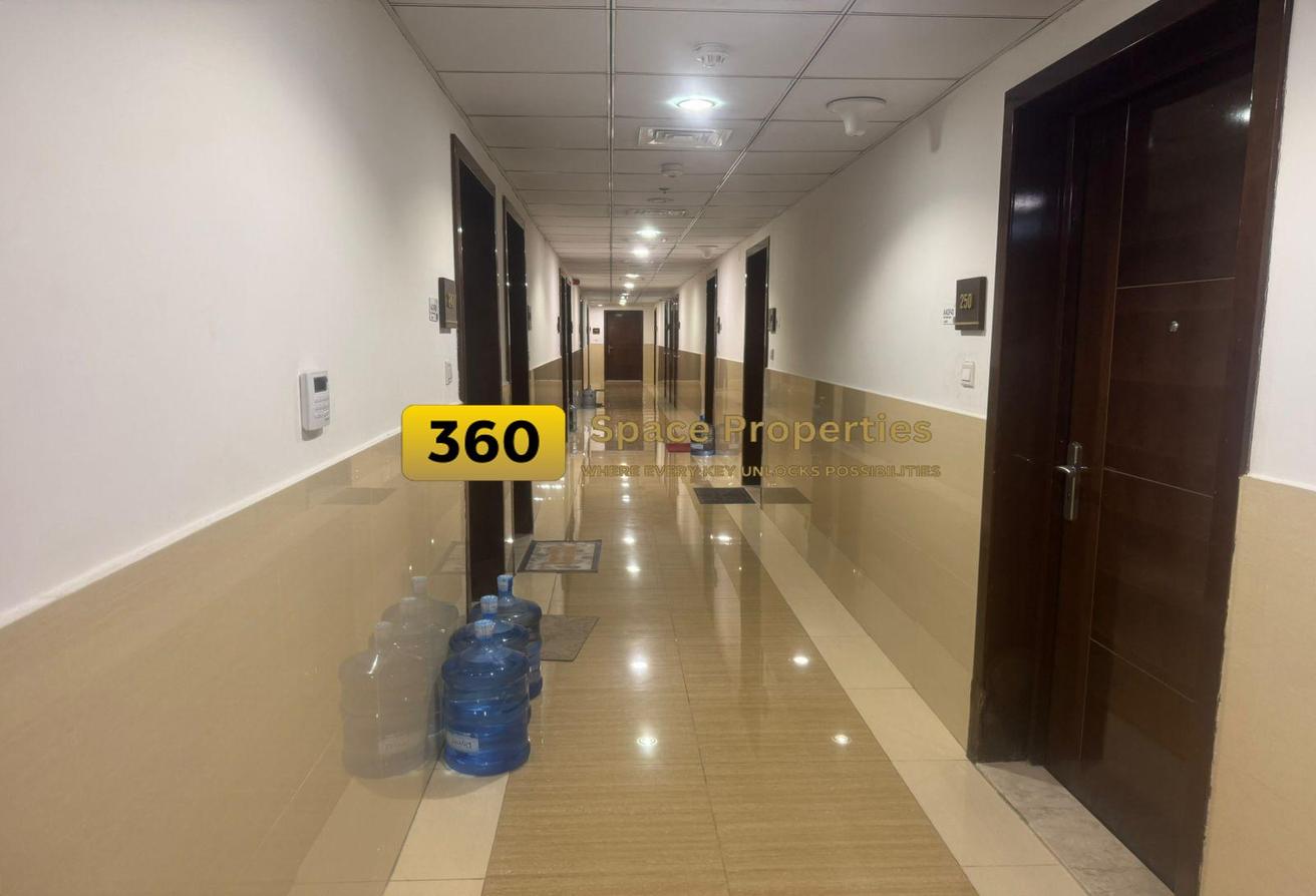 Lavish 1BR + Study | Spacious | Fully Furnished photo 15