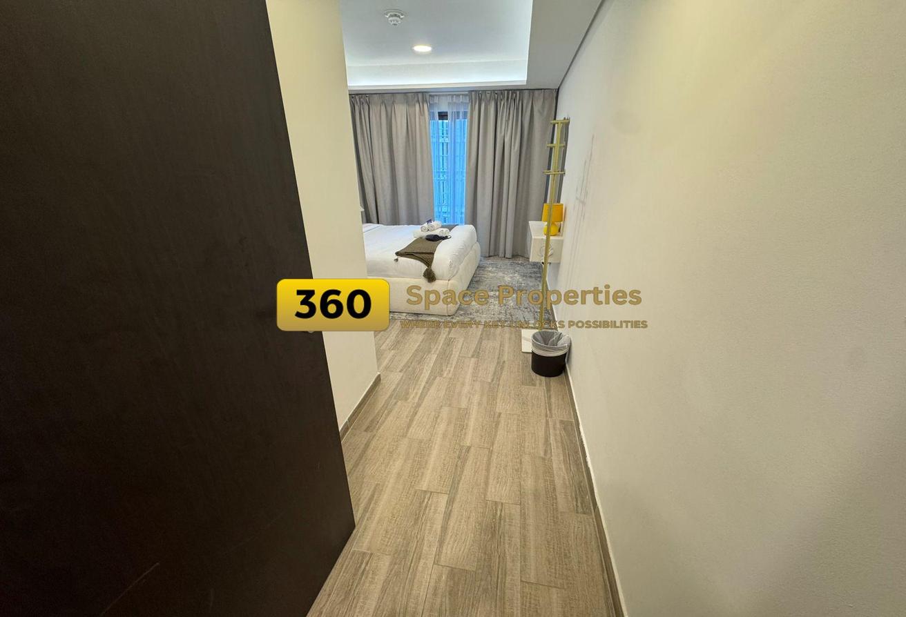 Lavish 1BR + Study | Spacious | Fully Furnished photo 10