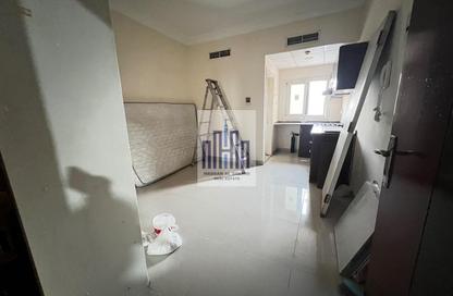 Apartment - Studio - 1 Bathroom for rent in Muwaileh - Sharjah