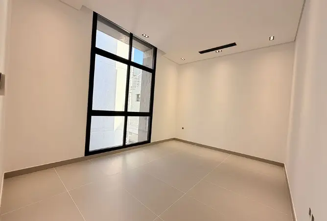 128389200 - Property Image 2
