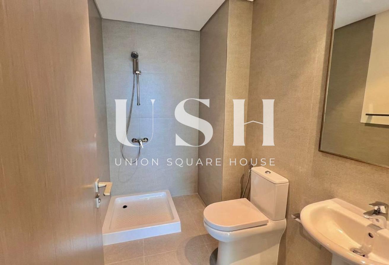Panoramic Views | Next to Burj Khalifa -Mall | 3BR photo 19
