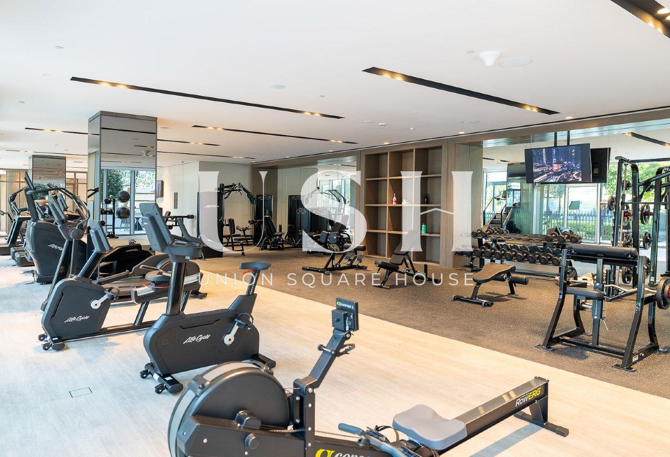 Panoramic Views | Next to Burj Khalifa -Mall | 3BR photo 11