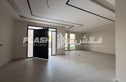 Villa - 4 - 7 for sale in Seih Al Uraibi - Ras Al Khaimah