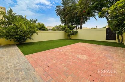 Villa - 3 Bedrooms - 2 Bathrooms for rent in Forat - The Lakes - Dubai