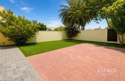 Villa - 3 Bedrooms - 2 Bathrooms for rent in Forat - The Lakes - Dubai Villa - 3 Bedrooms - 2 Bathrooms for rent in Forat - The Lakes - Dubai