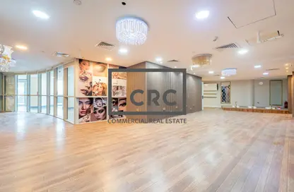 Retail - 1 Bedroom for rent in Marina Terrace - Dubai Marina - Dubai