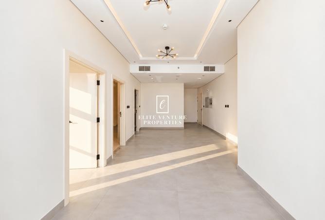 MARINA VIEW | PRIME LOCATION | SPACIOUS photo 3
