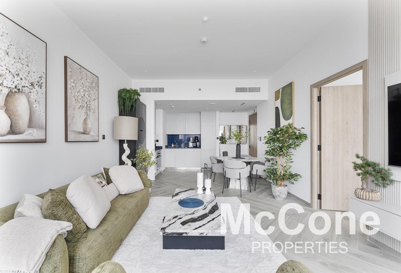 Top Floor | Canal View | Furnished photo 4