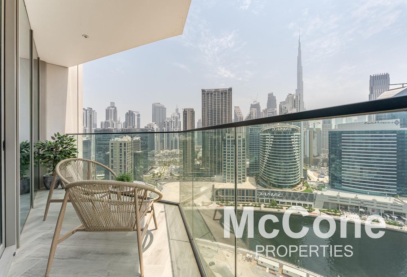 Top Floor | Canal View | Furnished photo 11
