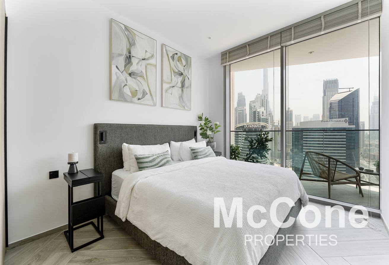 Top Floor | Canal View | Furnished photo 7