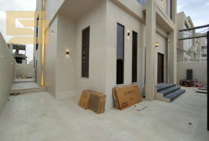 122908017 - Property Image 3