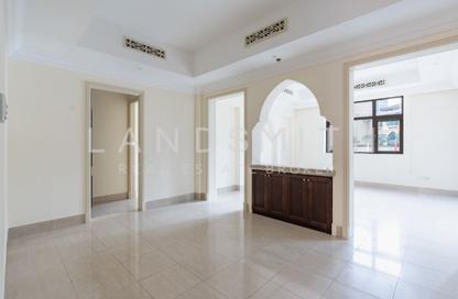 Apartment - 2 Bedrooms - 3 Bathrooms for rent in Tajer Residences - The Old Town Island - Old Town - Downtown Dubai - Dubai